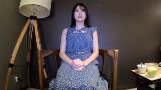大学女友的多汁阴部得到了双重快感